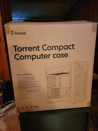 Компактный игровой компьютерный корпус Fractal Torrent