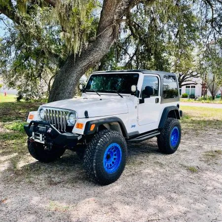 Jeep Wrangler (TJ) 2005 года выпуска, лифтованный/4.0L/кондиционер/автомат/возможно оформление кредита/без комиссий дилера!