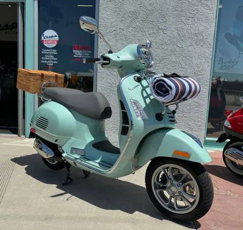Мы покупаем скутеры Vespa!! Оплата наличными на месте! Звоните, чтобы узнать цену!!