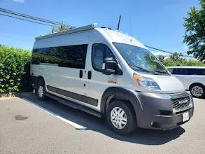 Фургон на колесах Thor Tellaro Camper 2022 года