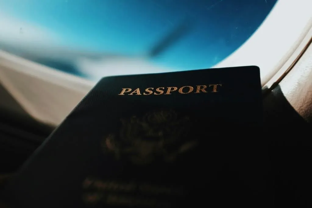 Что делать, если работодатель в США забрал паспорт или разрешение на работу у иммигранта