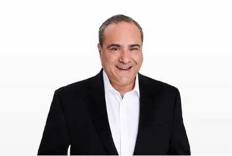 Sasha Lifschitz, Realtor