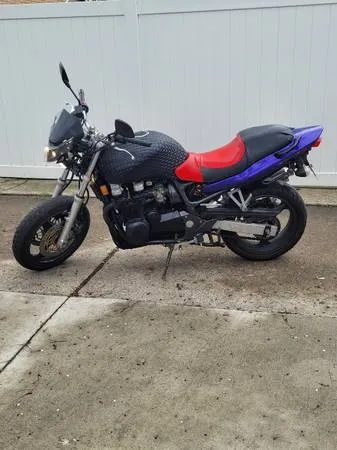 Kawasaki ZR-7S 750 2001 года выпуска
