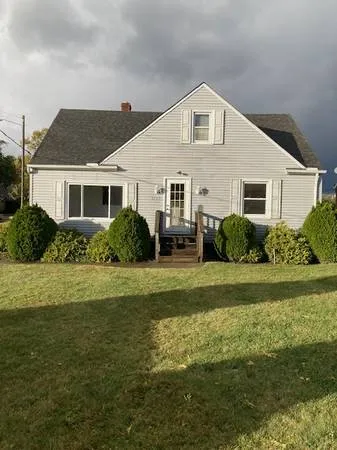 Восемь офисов, массаж, спа, оздоровительные услуги, парикмахерская (5747 Mayfield Rd)