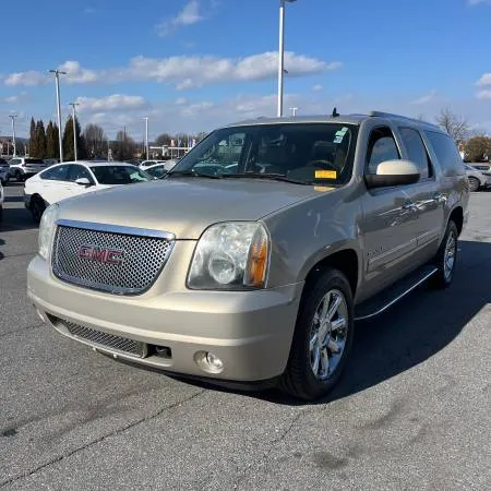 GMC Yukon XL Denali 2011 года выпуска *НИЗКАЯ ЦЕНА ЗА НАЛИЧНЫЕ*