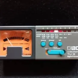 Хроматический тюнер для гитары и бас-гитары Boss TU-12