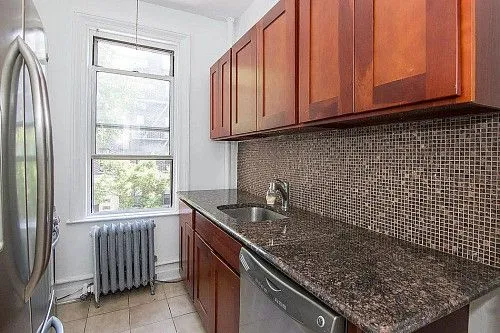 3208 81st St, # 2R, East Elmhurst, NY 11370