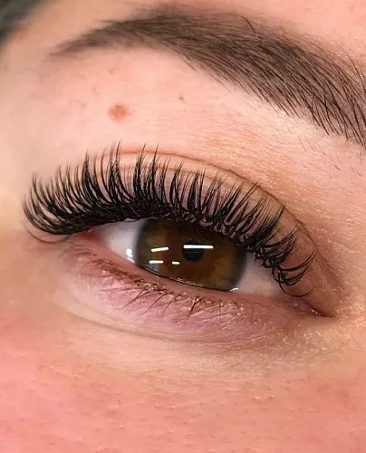 Anna, Lash Extension Artist