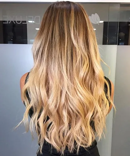 Alena Vakar, Blonde & Hair Extensions Specialist