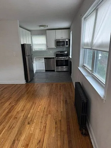 61-11 Cloverdale Blvd, # 2B, Oakland Gardens, NY 11364