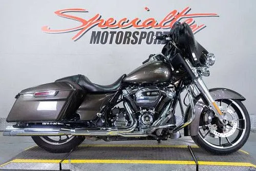 Harley-Davidson Street Glide® Touring 2021 года
