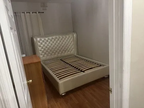 Сдаётся отдельная мебелированная комната на Sheepshead Bay - полубейсмент