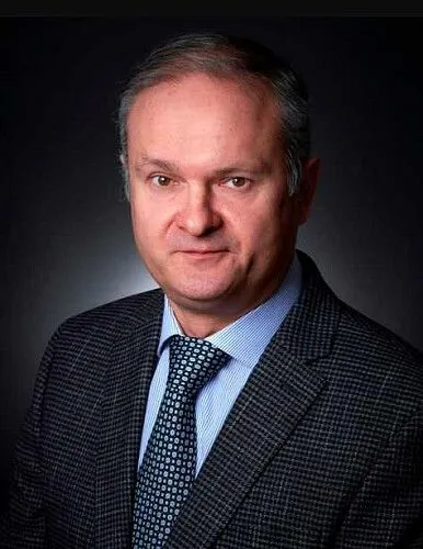 REAL ESTATE AGENT Lenny Lashiker
