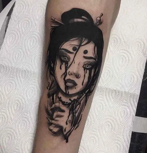 Lina, Tattoo Artist
