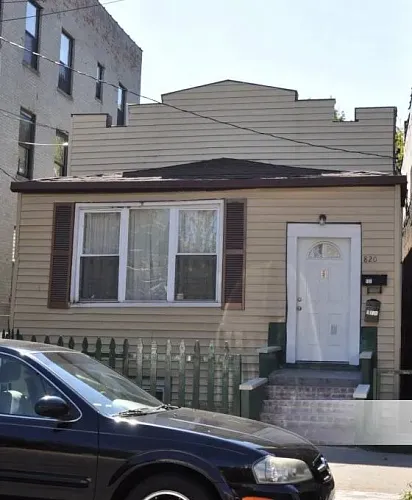 820 E 230th St Bronx