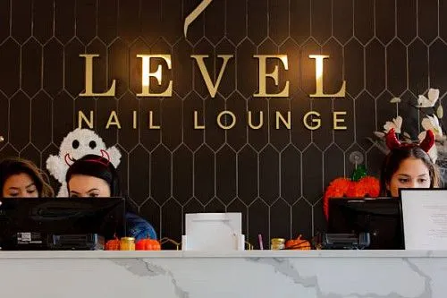 Салон маникюра LEVEL NAIL LOUNGE *Мастер маникюра*