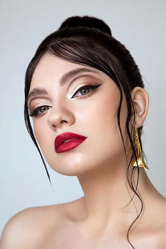 Guk makeup