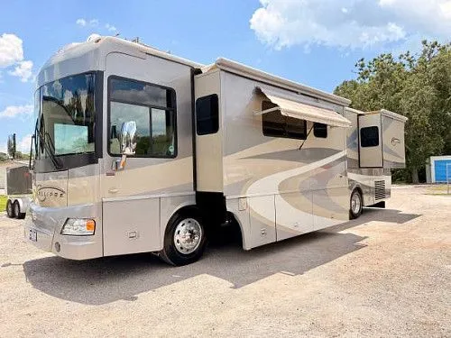 WINNEBAGO ITASCA ECLIPSE 4 SLIDE DIESEL PUSHER 2006 года выпуска