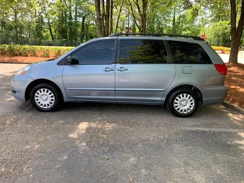 Toyota Sienna 2006 года выпуска, пробег 183 000 миль! Работает отлично!!!
