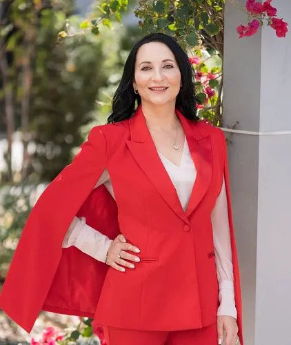Irina Bezzub, Real Estate Agent