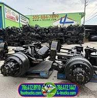 Тандемные снегоходы Peterbilt Airtrac 2019 года выпуска. Цена 4.89. Звоните для уточнения.