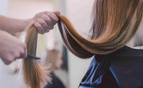 Hairdresser/Permanent makeup