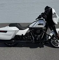 Мотоцикл Harley Davidson Street Glide 2024 года выпуска, пробег 1800 миль. Возможно оформление кредита.