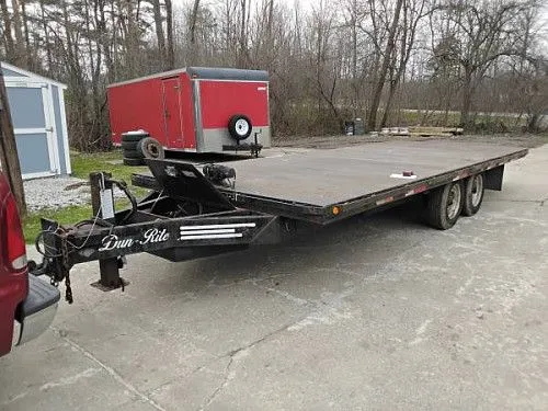 Прицеп Dun Rite Power Tilt Trailer 2003 года выпуска с лебедкой.