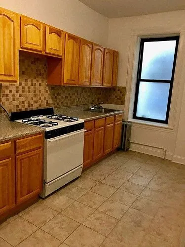 692 Rhinelander Ave, # 3B, Bronx, NY 10462