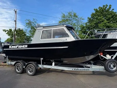 2025 Kingfisher 2225 Escape Hard Top