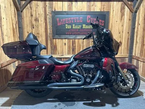 Harley-Davidson CVO Street Glide® Touring 2019 года