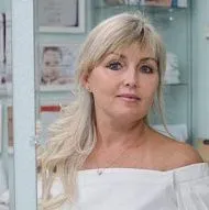 Mrs.l_esthetician_sacramento