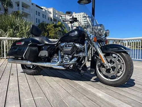 Мотоцикл Harley Davidson Road King 2019 года выпуска в отличном состоянии. Возможно финансирование.
