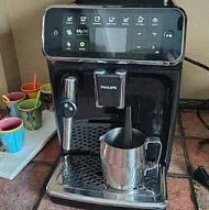 Автоматическая кофемашина эспрессо Philips 4300, черная.