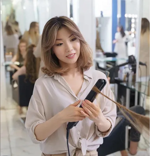 Erika, Hairdresser
