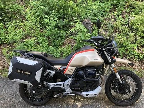 2021 Moto Guzzi V85 TT Travel E5 Namib Sand