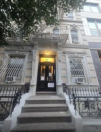 247 E 62nd St, APT 1, New York, NY 10065