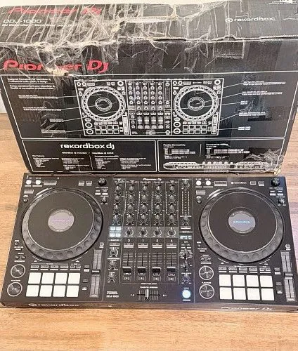 Pioneer DDJ-1000 Rekordbox DJ Controller == 700 Euro