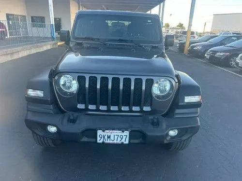 Jeep Wrangler Unlimited Sport S 4x4 4dr SUV 2018 года (выпуск в середине года)