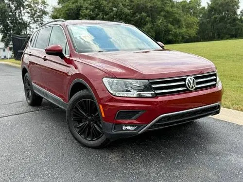 Volkswagen Tiguan SE 2018 года выпуска, пробег всего 3000 миль.