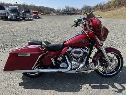 Мотоцикл Harley Davidson Street Glide 2021 года выпуска с дополнительным оборудованием. Возможно оформление кредита.