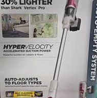 Абсолютно новый беспроводной вертикальный пылесос Shark Clean &amp; Empty BU3120 белого цвета с функцией самоочистки.