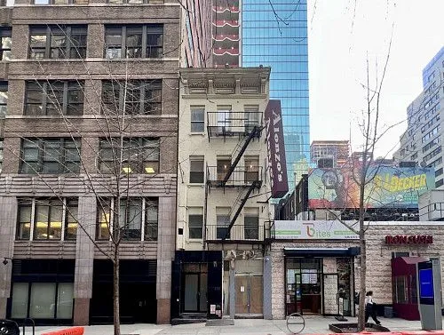 302 E 45th St