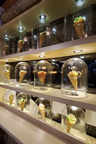 Japanese style crêpe store
