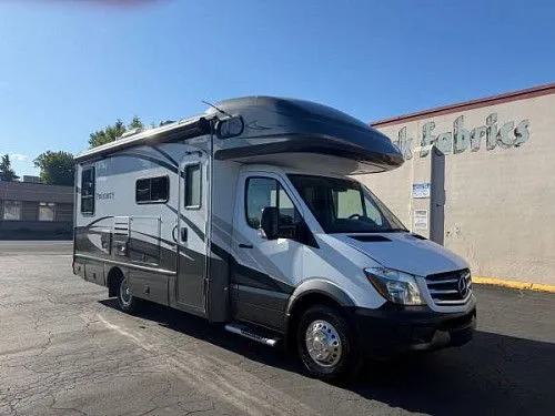 Автодом Holiday Rambler Prodigy 24A Diesel 24FT 2018 года выпуска • Пробег всего 50 000 миль