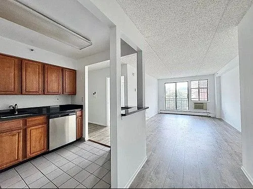 14-56 31st Dr, # 8D, Astoria, NY 11106