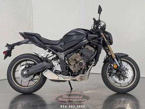 Honda CB650R 2026 года с электронным сцеплением