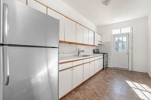 32-21 43rd St, # 2A, Astoria, NY 11103