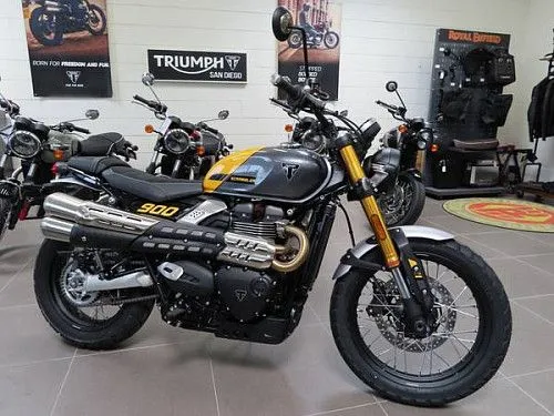 Triumph SCRAMBLER 900 2026 года
