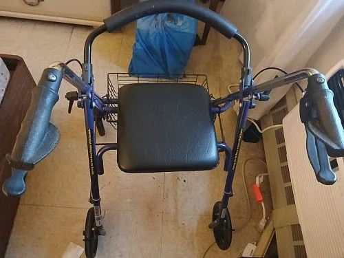 Walker foe elderly ходунки как новые like new 